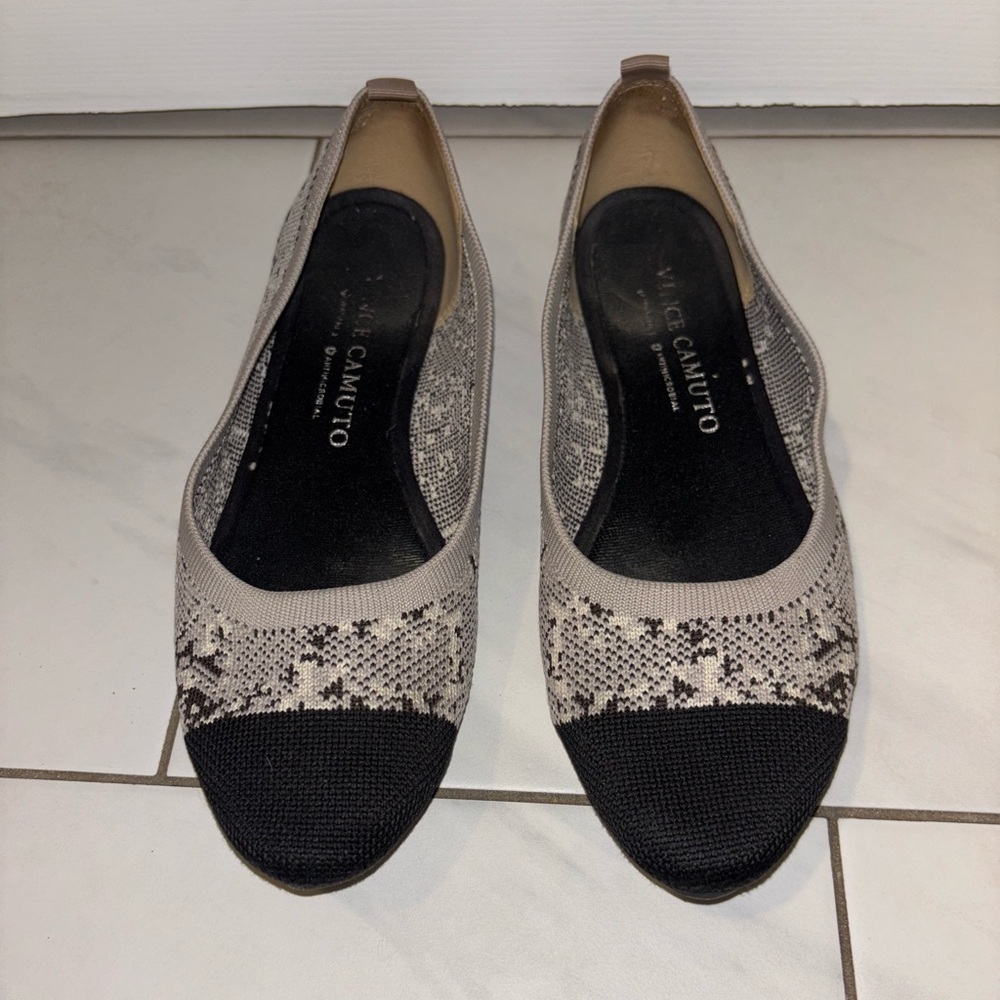 Vince Camuto Women's Black and Tan Loafers